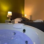 Vatican Jacuzzi House * روما