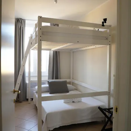 Vatican Jacuzzi House *